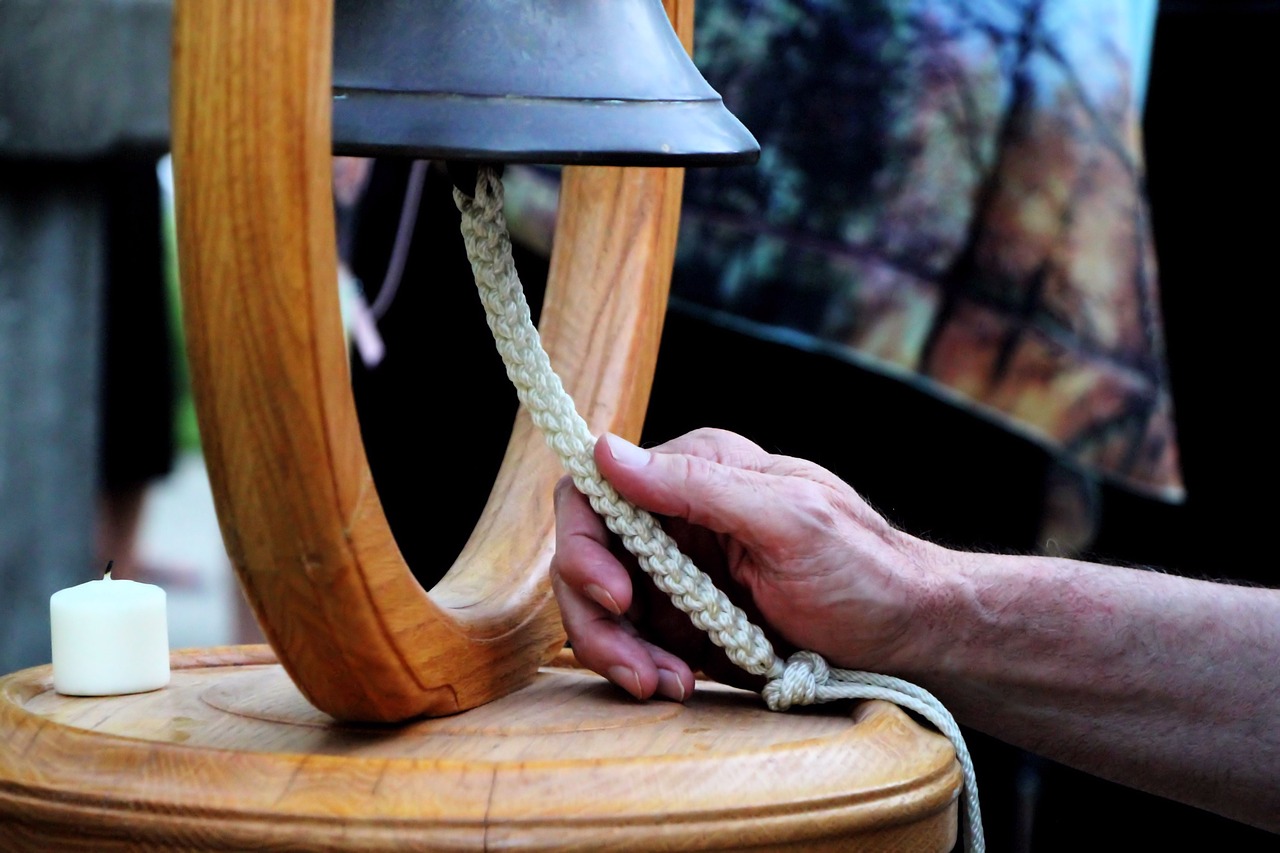 memorial bell hand free photo