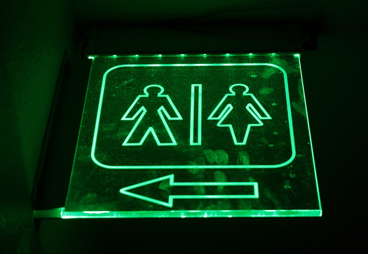 men women bathroom free photo