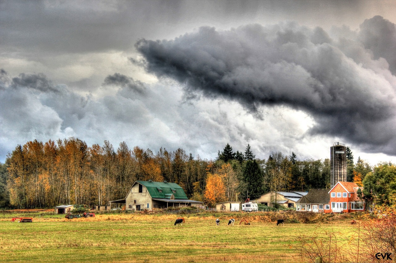 menacing farm sky free photo