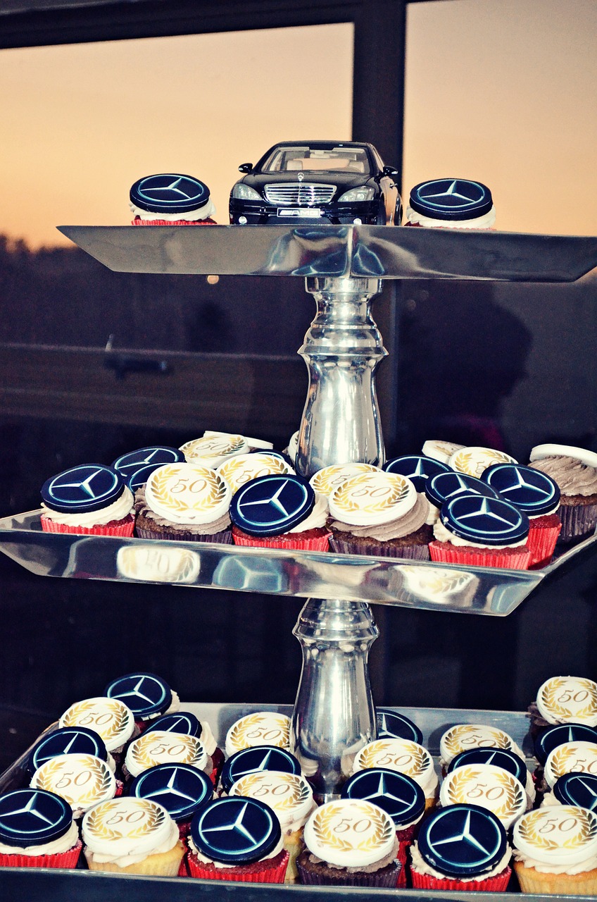 mercedes cupcakes party free photo