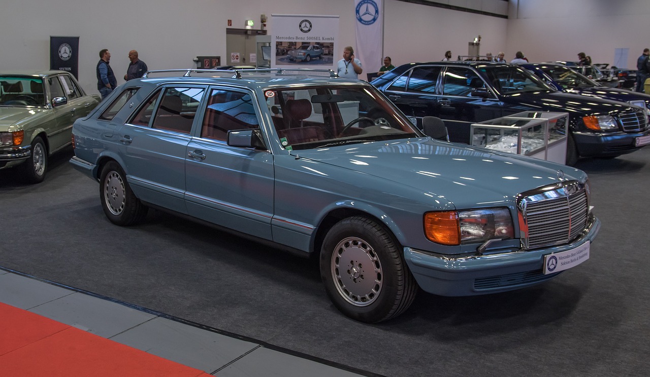 mercedes  w126  shooting-break free photo