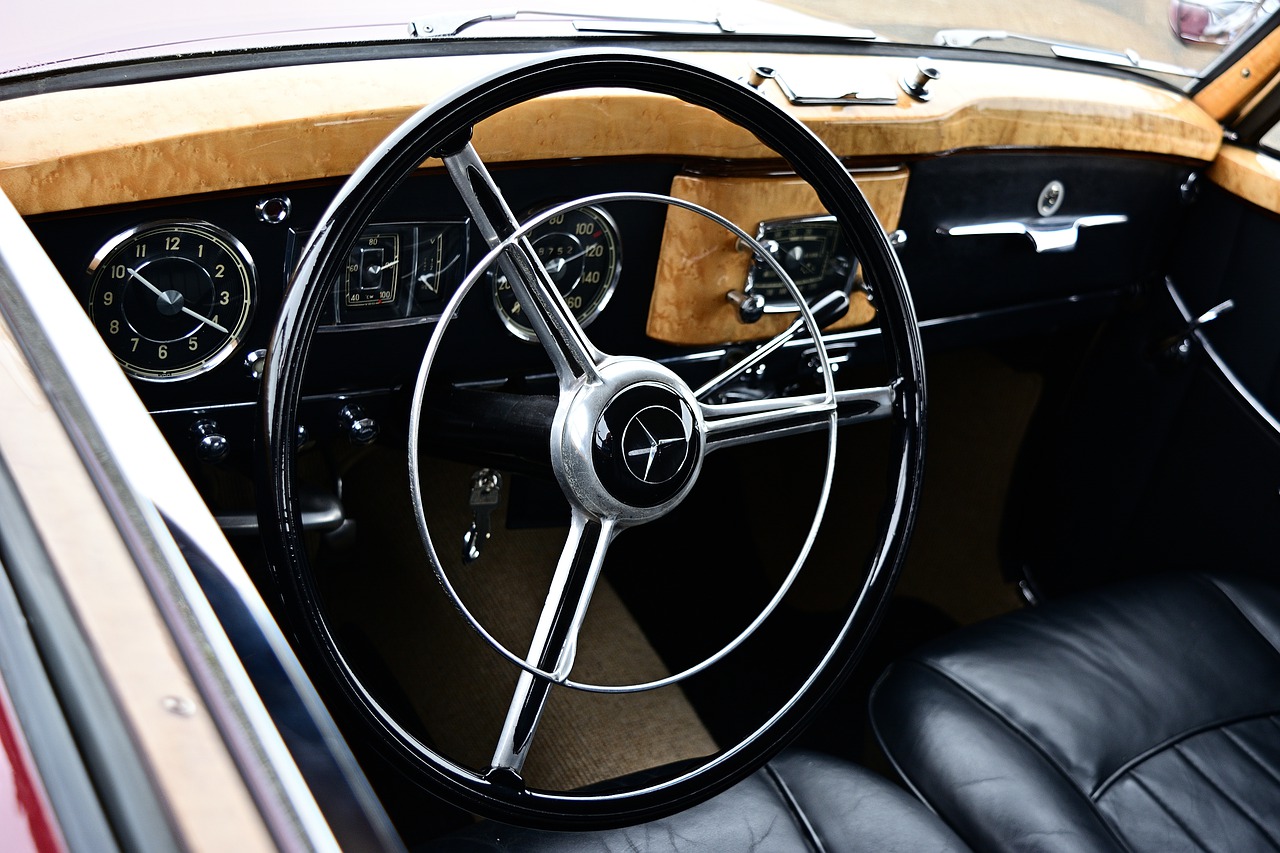 mercedes  oldtimer  luxury free photo