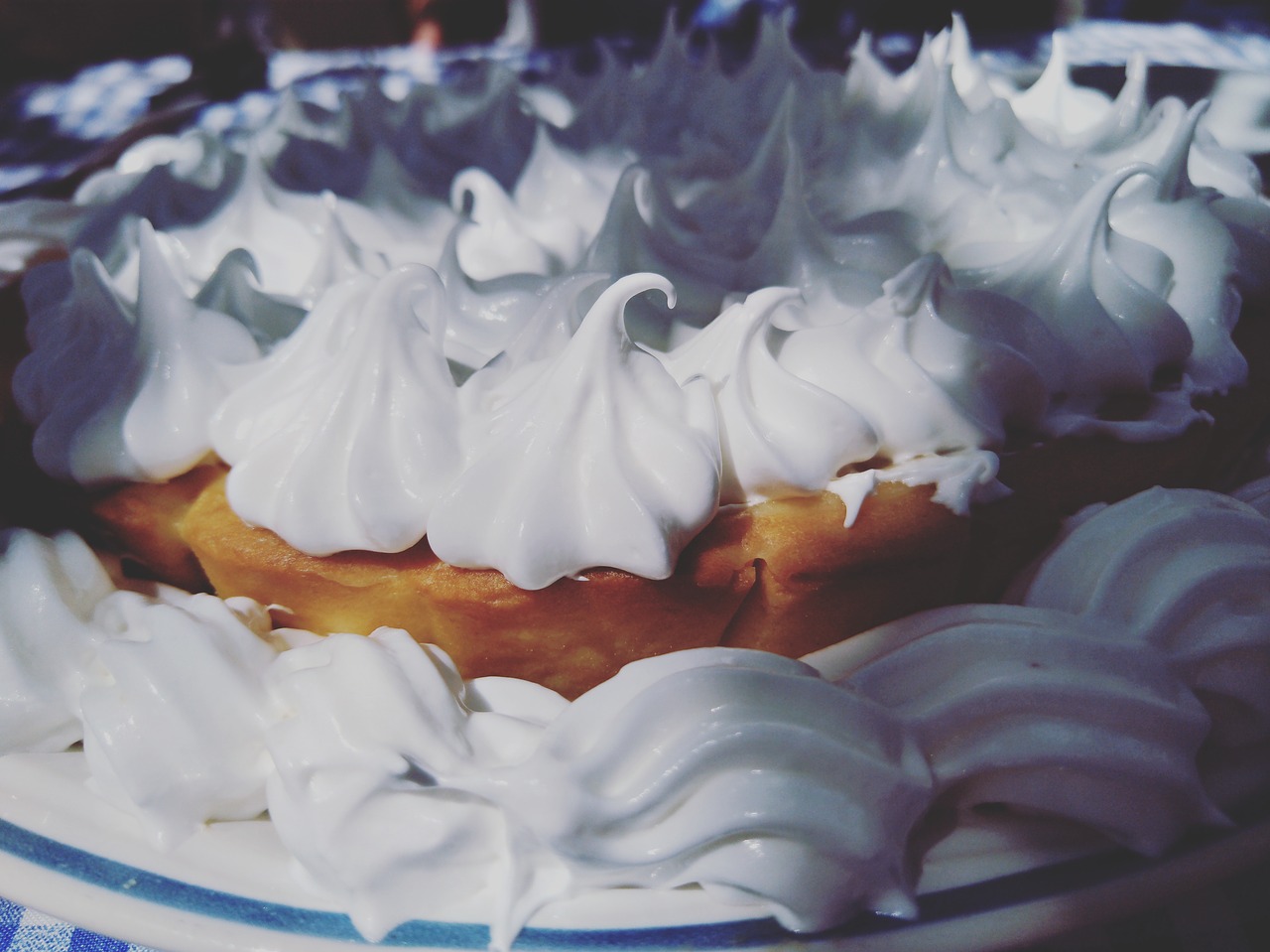 meringue sweet cake free photo