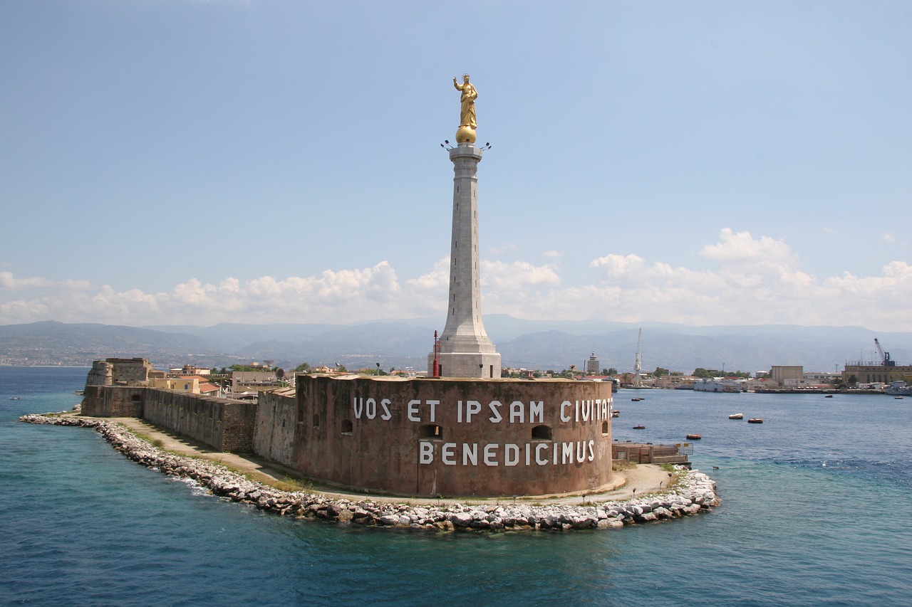 messina monument sea free photo