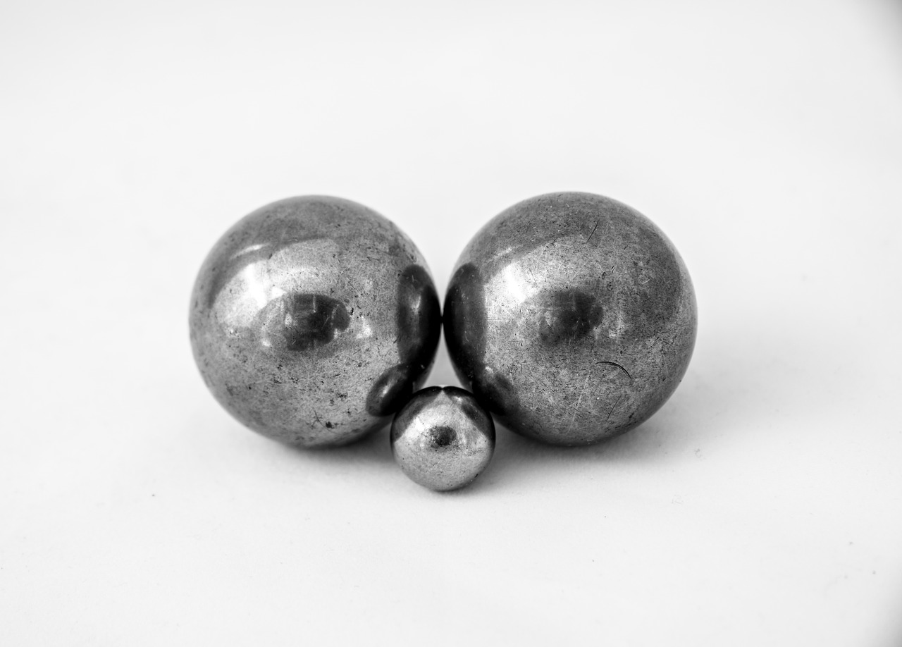 metal balls bearings free photo