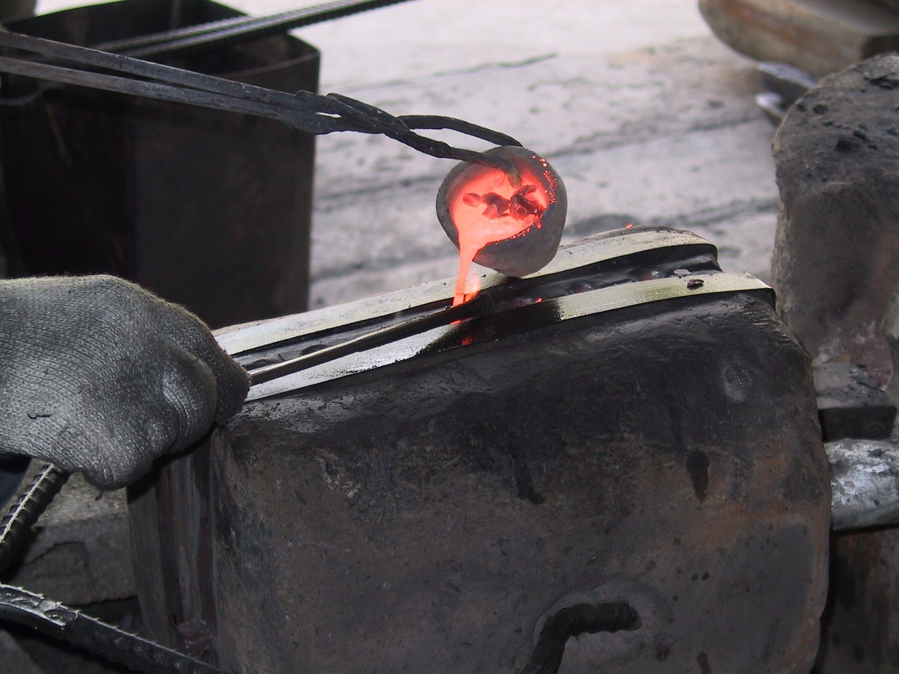 metal molten blacksmith free photo