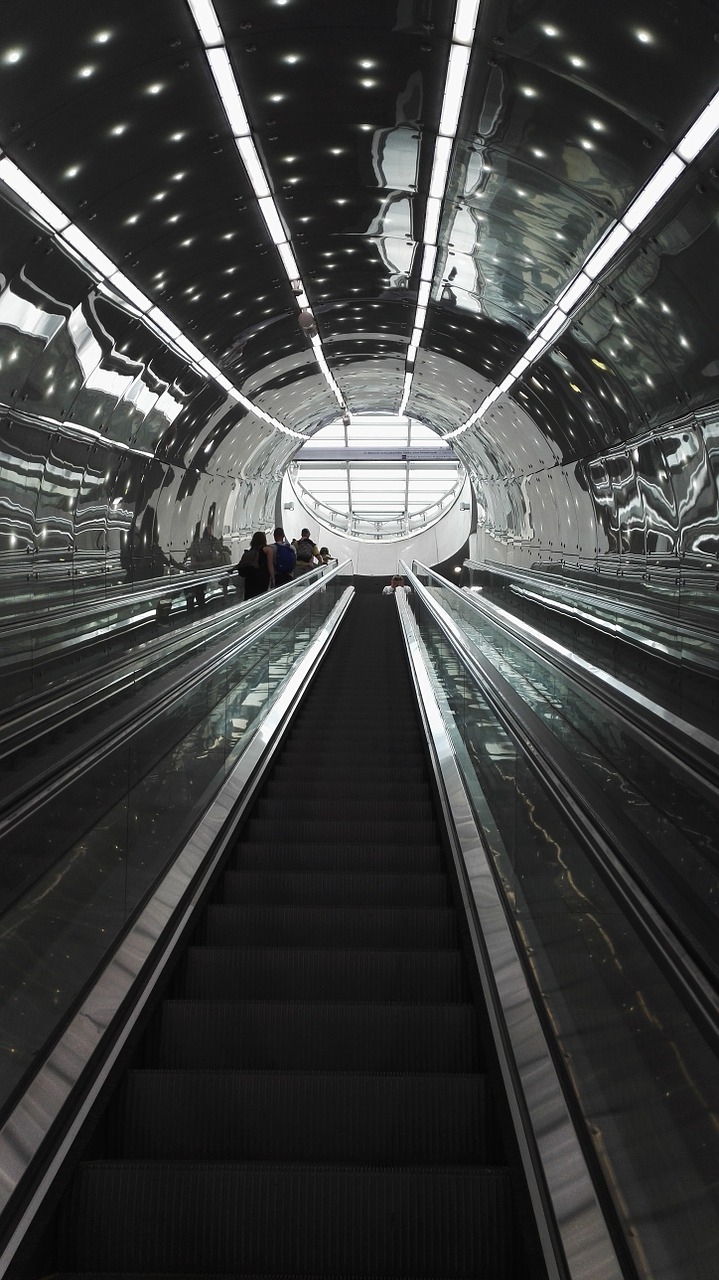 metro the station tubetunel free photo