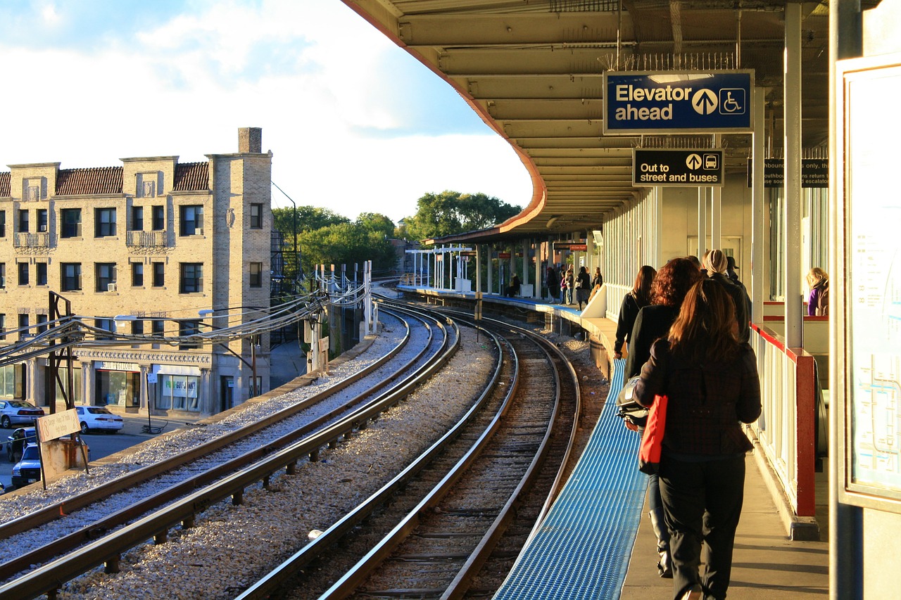 metro train tracks free photo