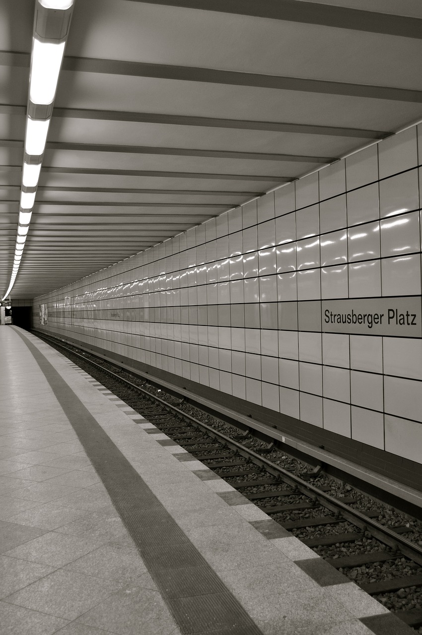 metro tunnel platform free photo