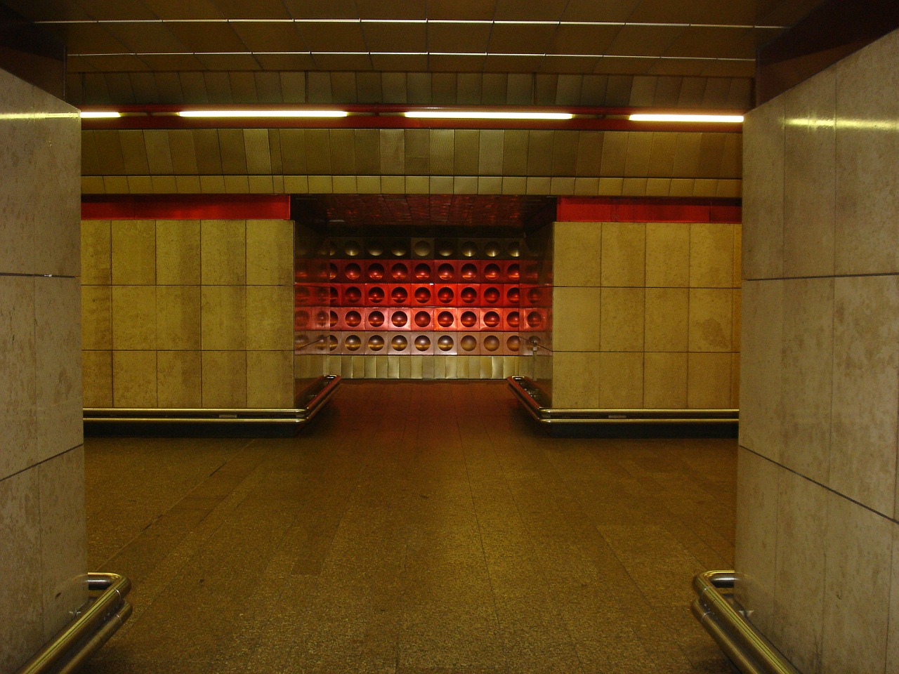 metro prague ocher free photo