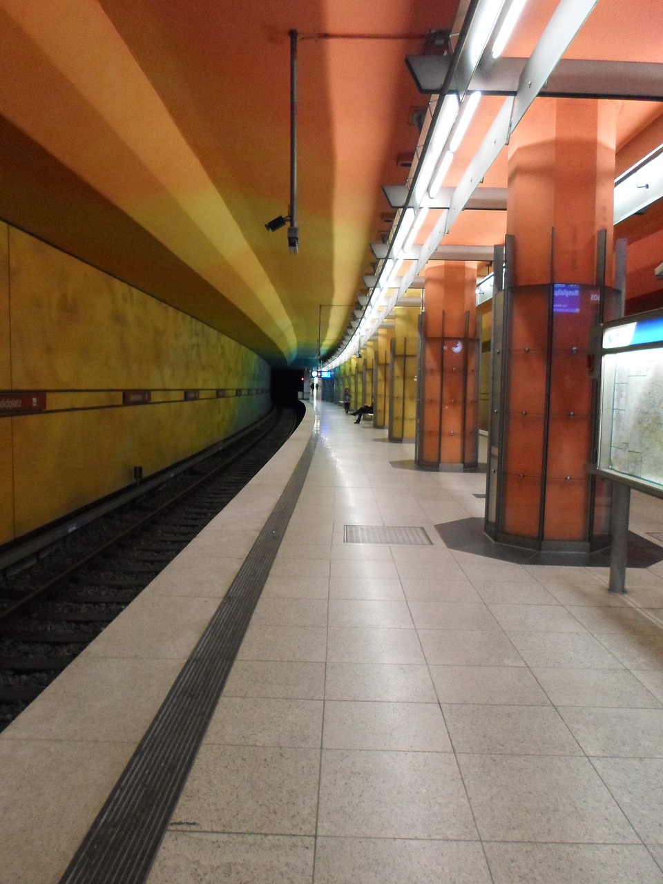 metro munich platform free photo