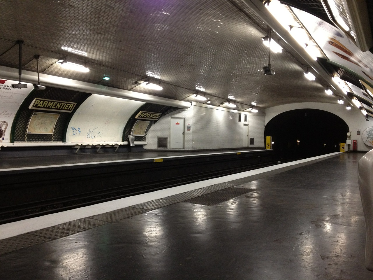 metro paris station free photo