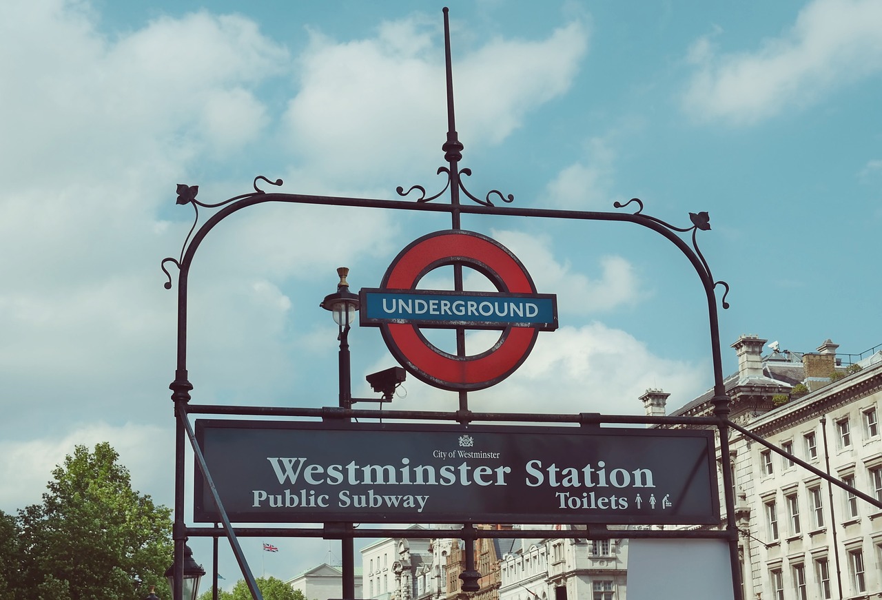 metro sign london free photo