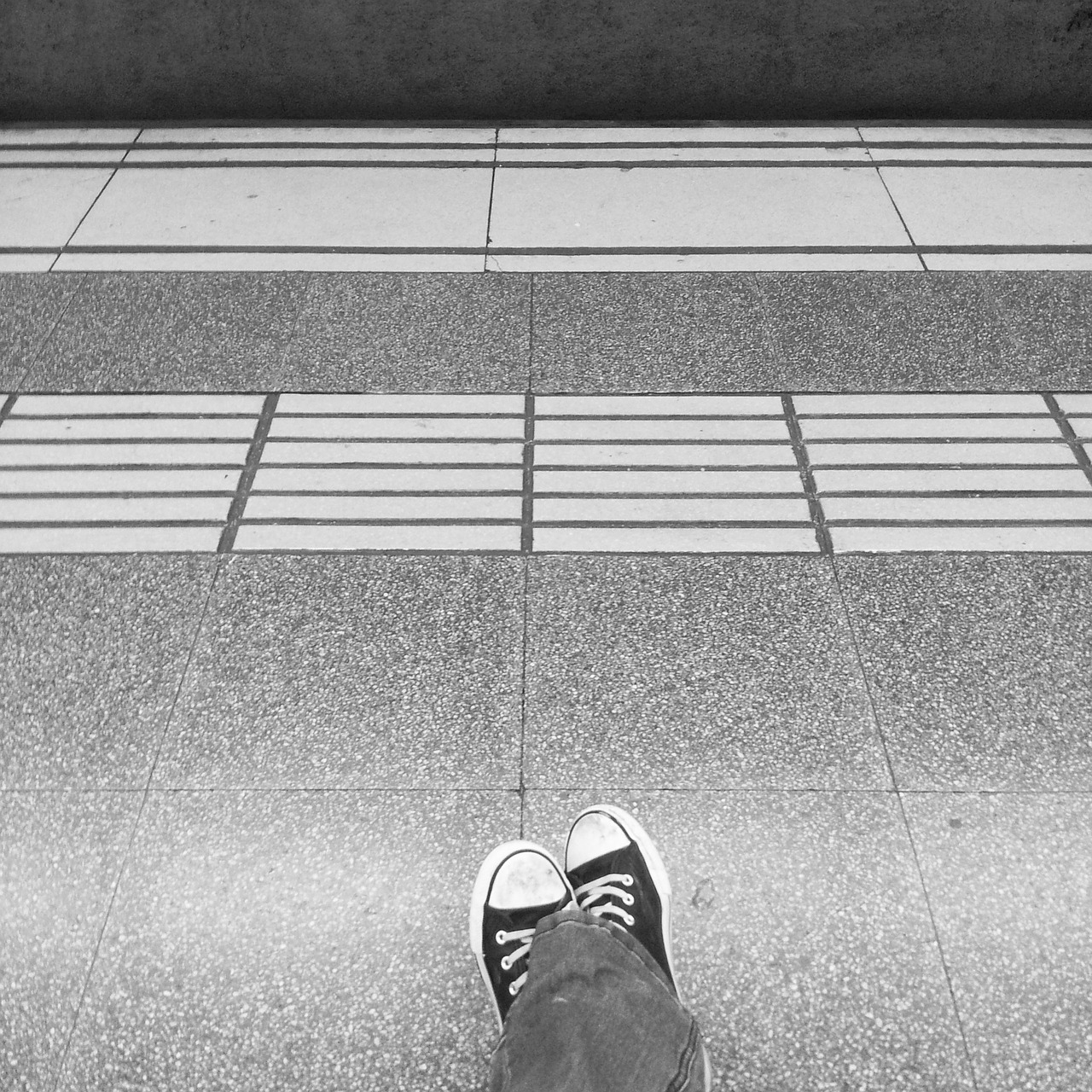 metro station wait free photo