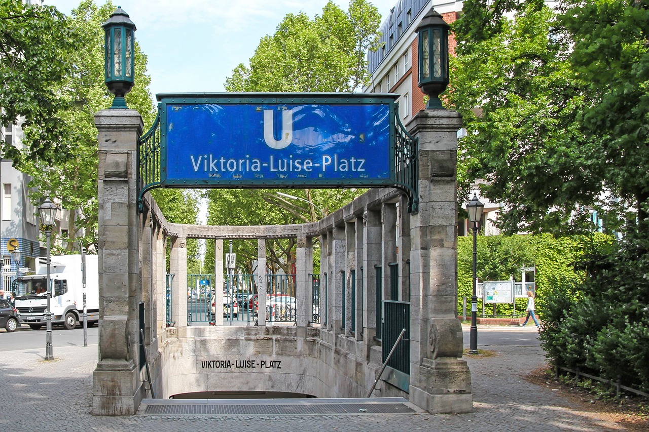 metro station metro viktoria-luise-platz free photo