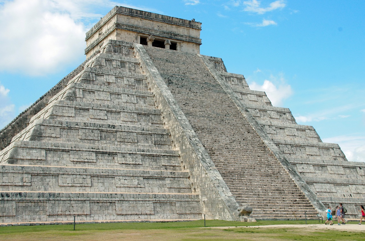 mexico chichen itza pyramid free photo