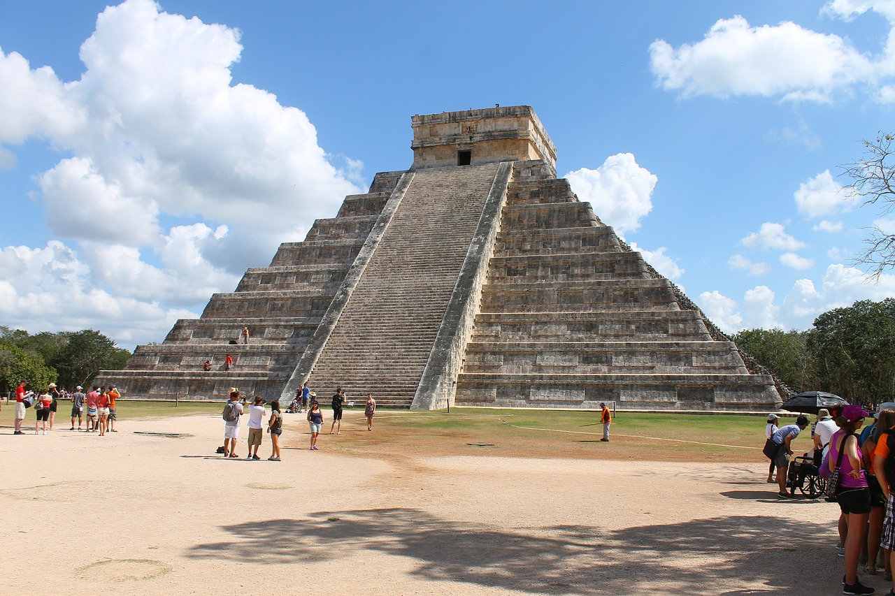 mexico chichen itza pyramid free photo