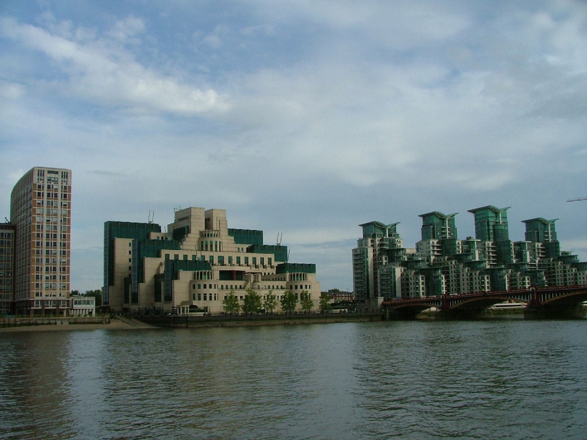 mi5 building london james bond river thames free photo
