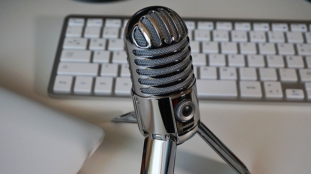 microphone keyboard podcast free photo