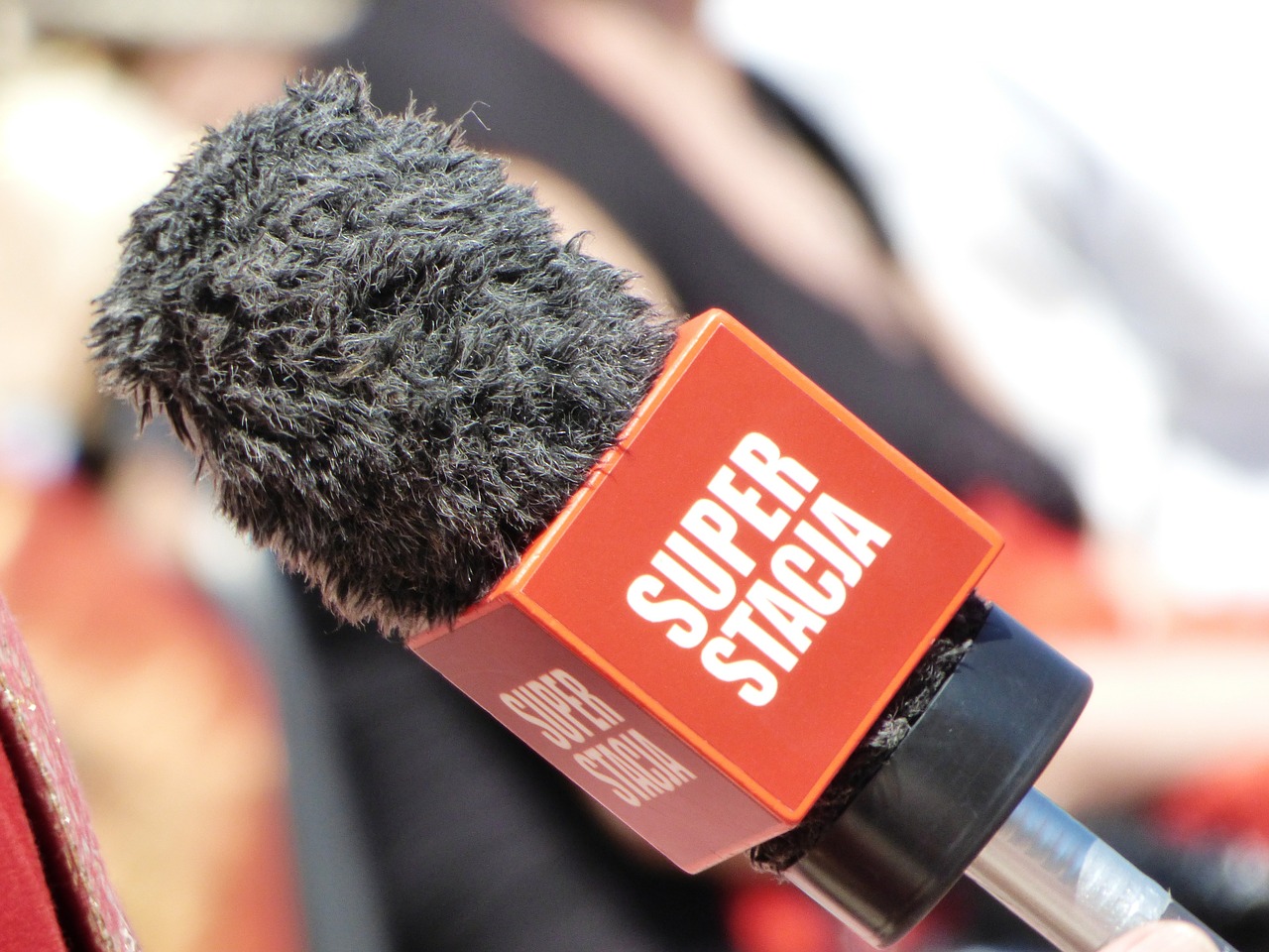 microphone reporter interview free photo
