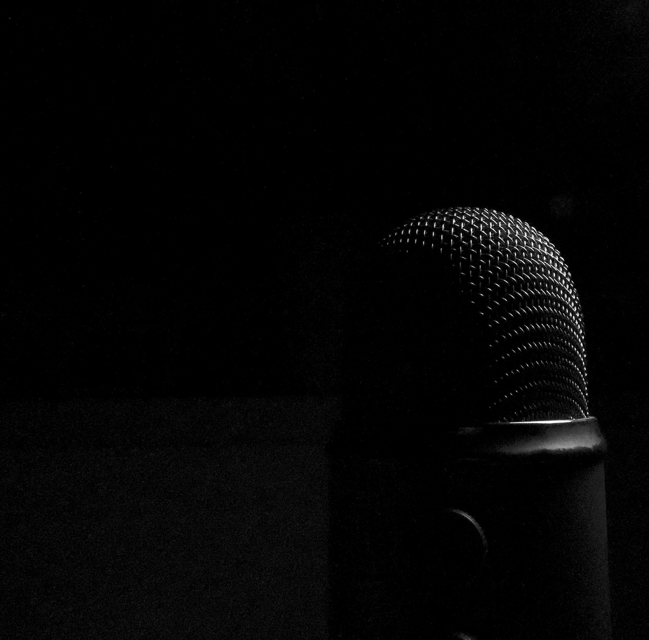 microphone dark audio free photo