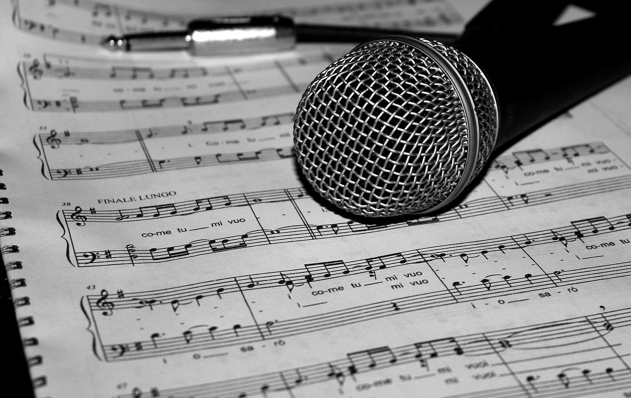 microphone music score free photo