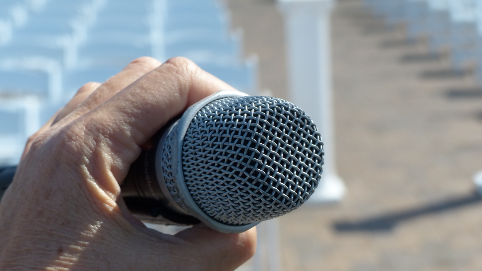 microphone speaker hand free photo