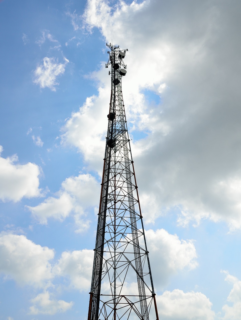 microwave tower cell phone communications free photo