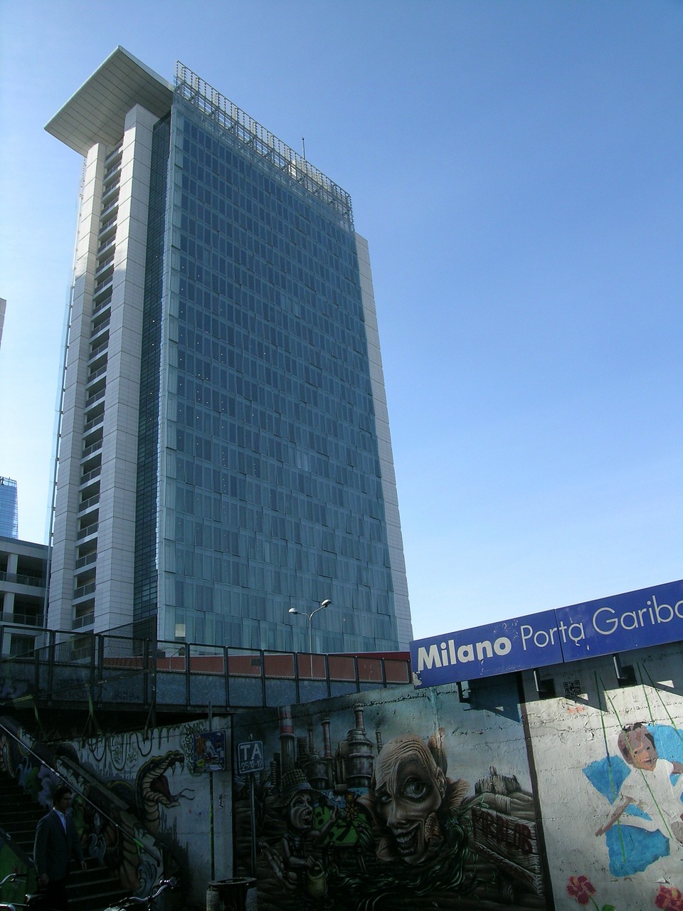 milan porta garibaldi skyscraper free photo