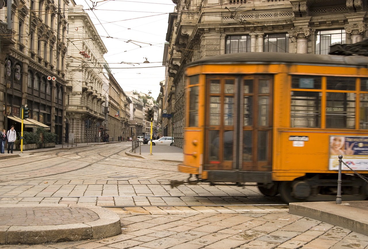 milan  tram  piazza free photo