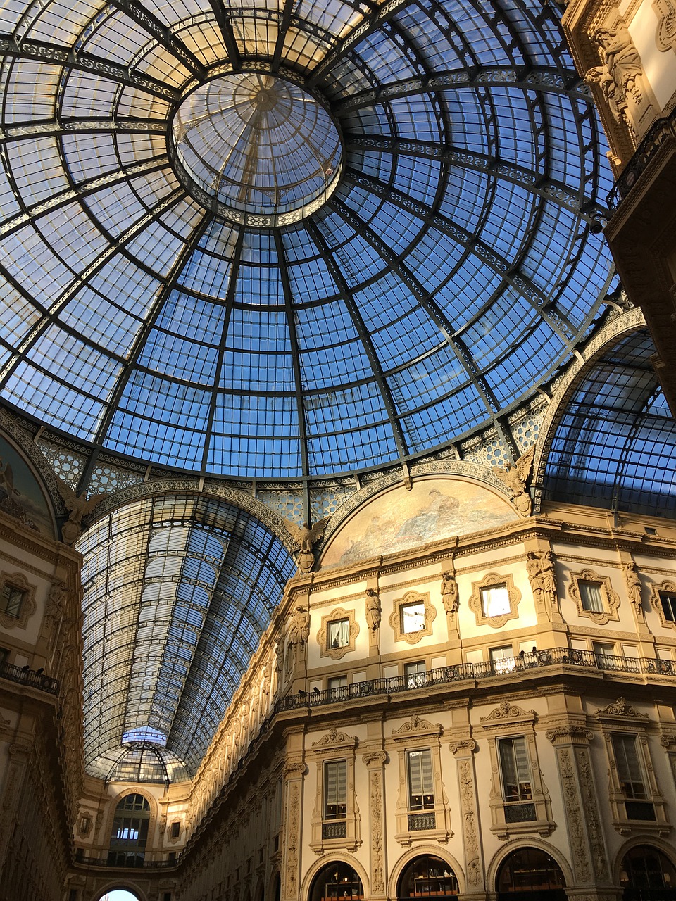 milan  commercial gallery  architecture free photo