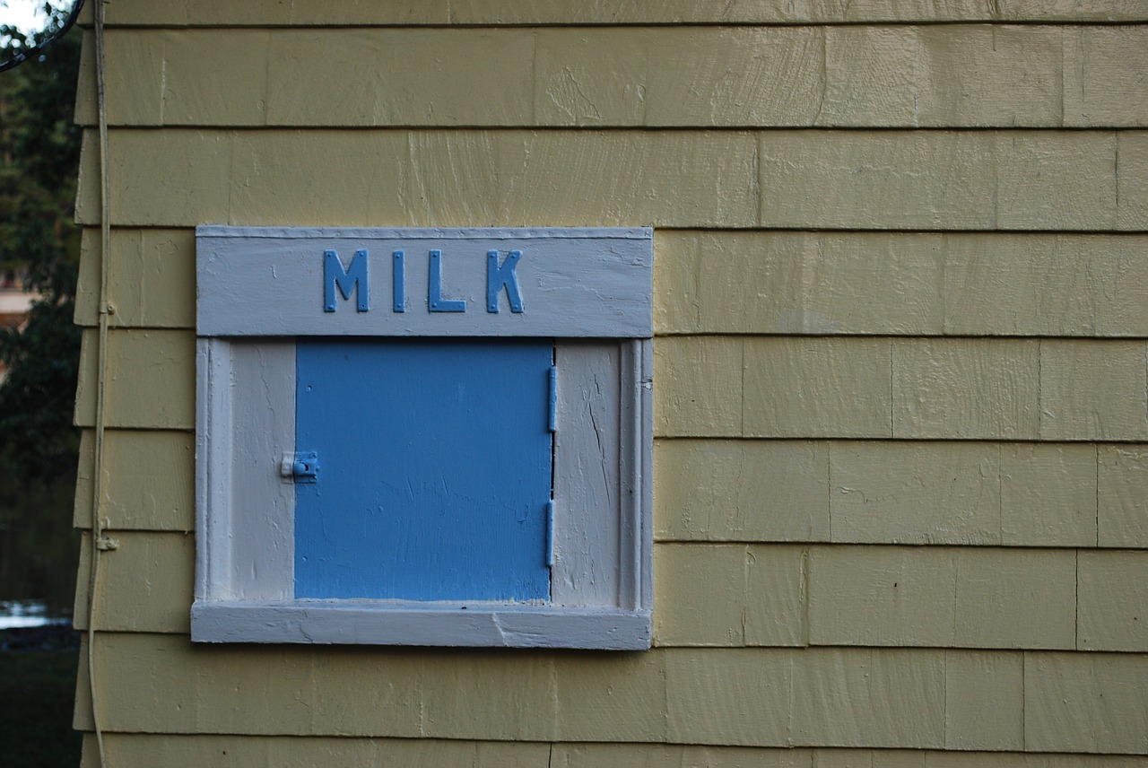 milk delivery milkman free photo