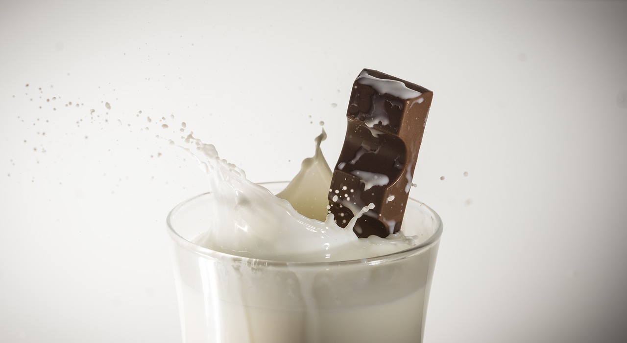 milk chocolate splash free photo