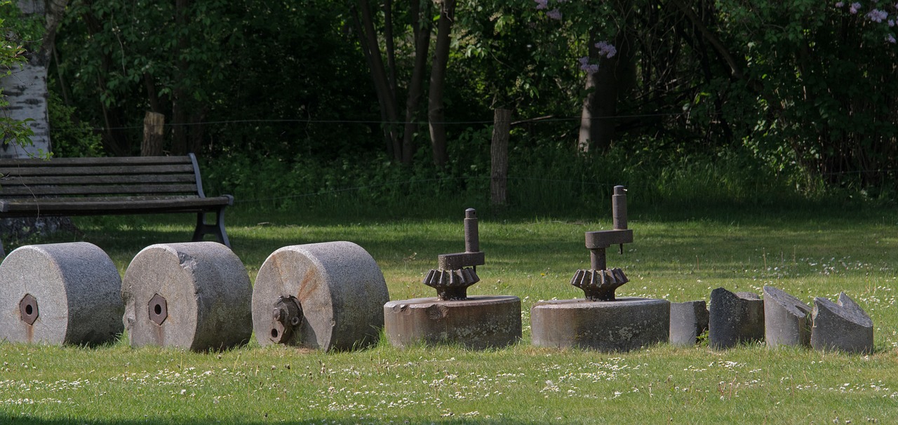 millstones craft grass free photo