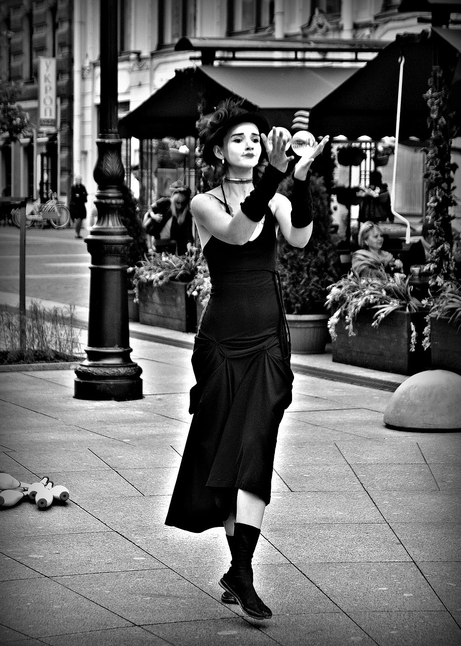 mim pantomime street performers free photo