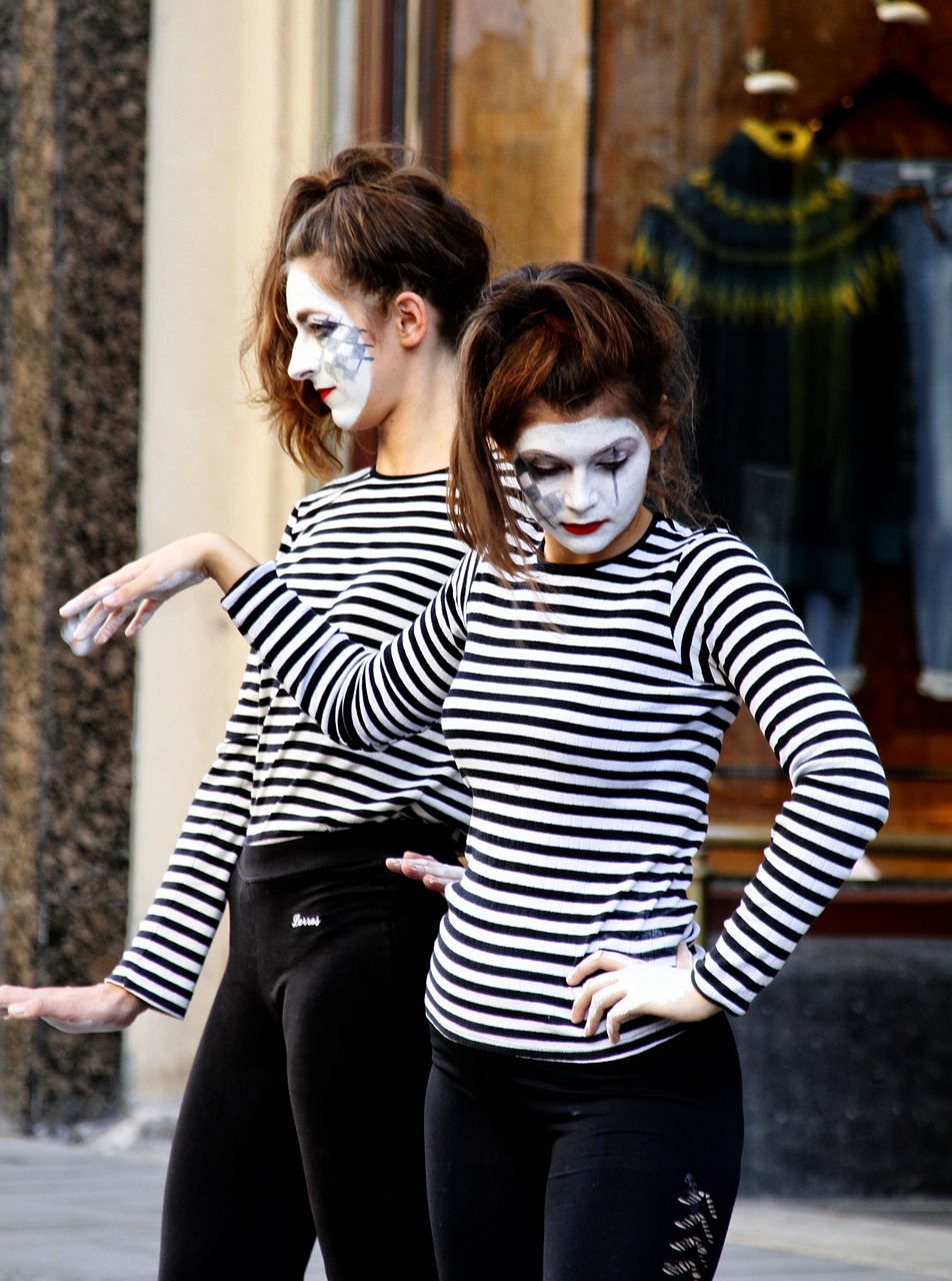 mime art performance free photo