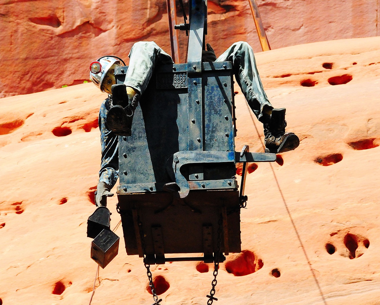 miner hardhat red rock free photo