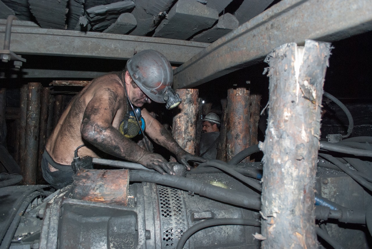 miner  underground  repair free photo