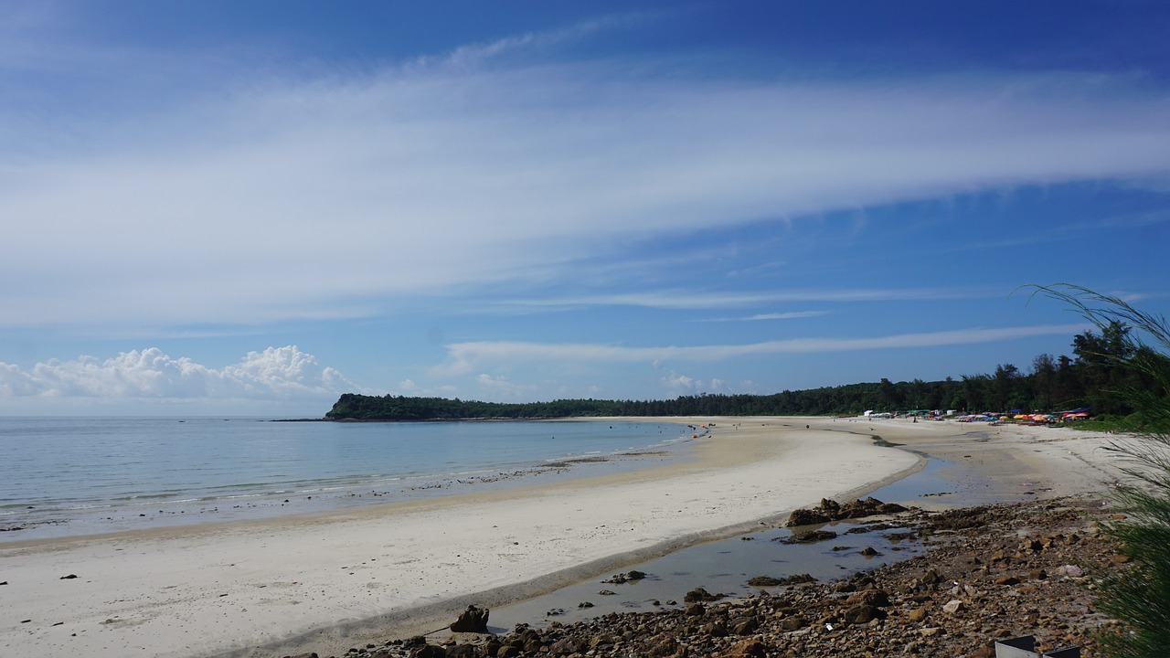 minh chau beach  van don island  quang ninh free photo