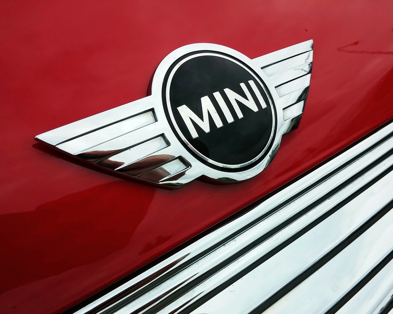 mini car emblem free photo