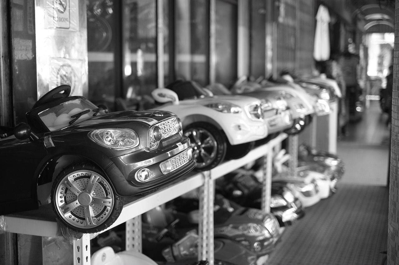 mini toy black white free photo