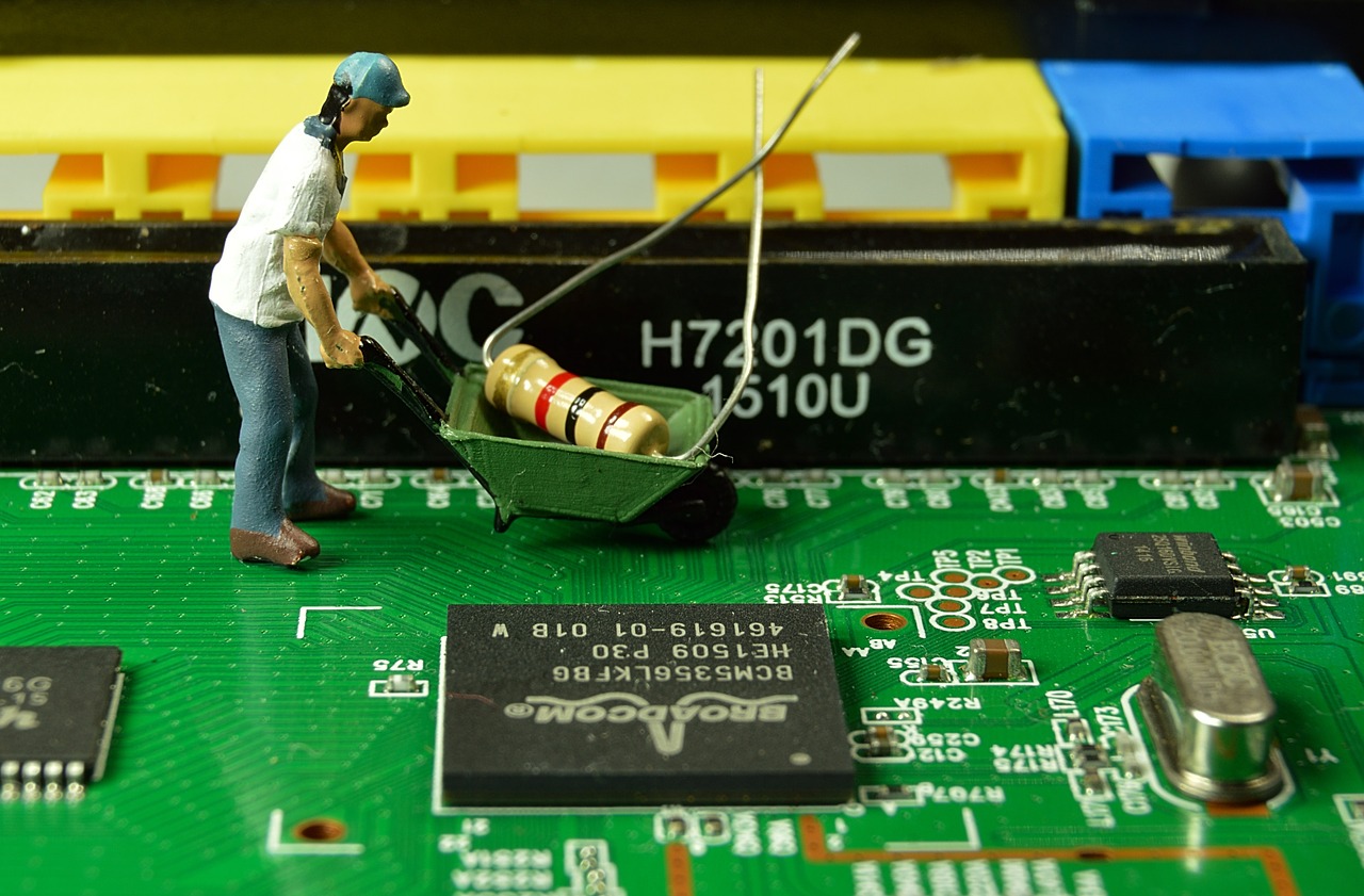 miniature  worker  creative free photo