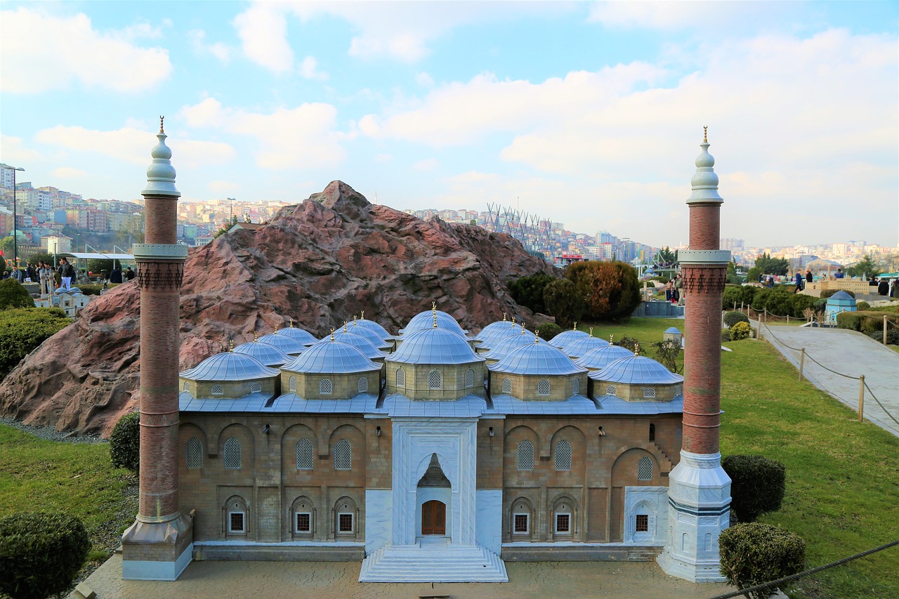 miniature  cami  minaret free photo