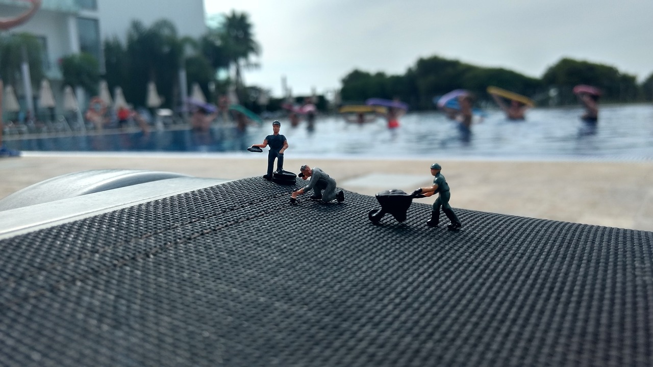 miniature figures water holiday free photo