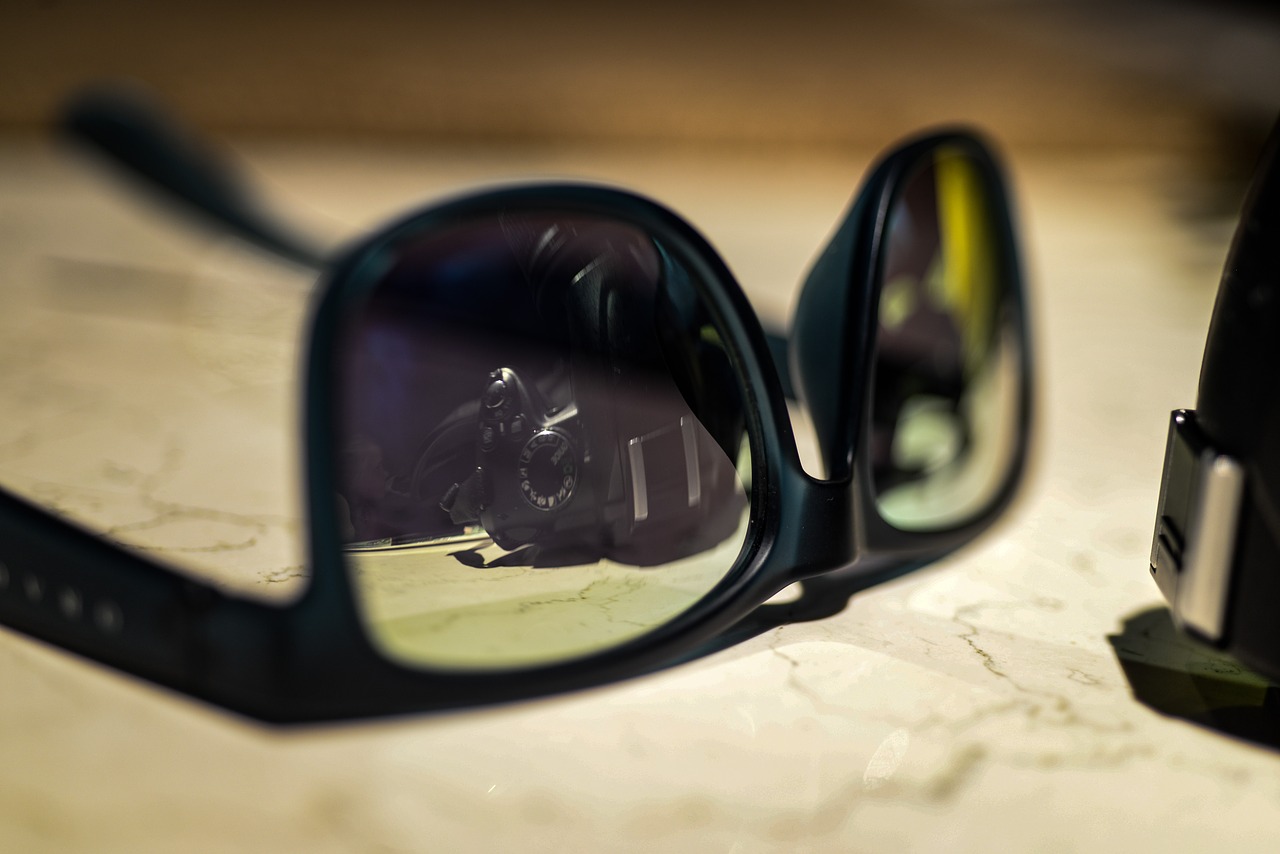 mirror sunglasses reflection free photo