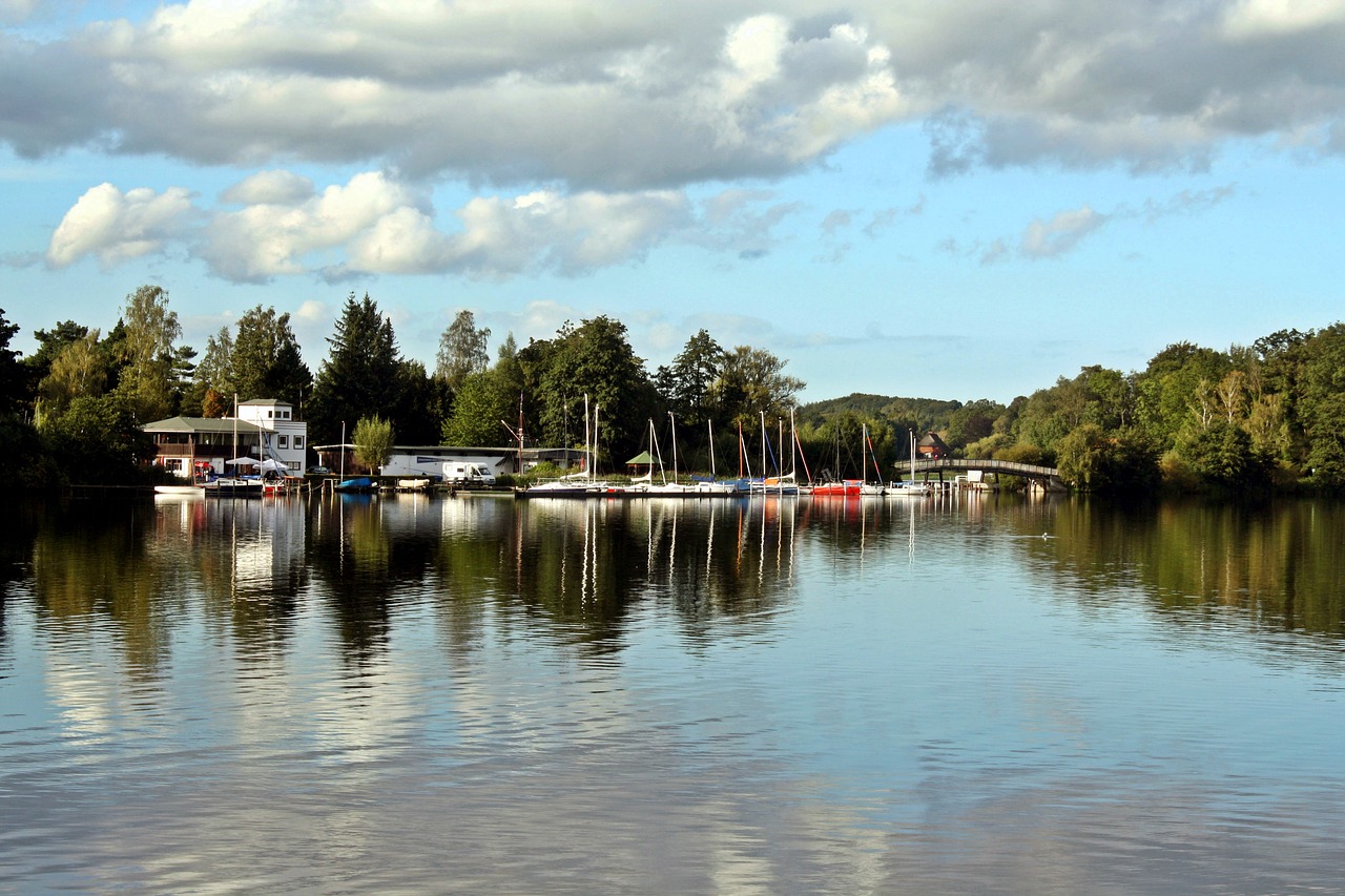 mirroring bad weather photography marina free photo