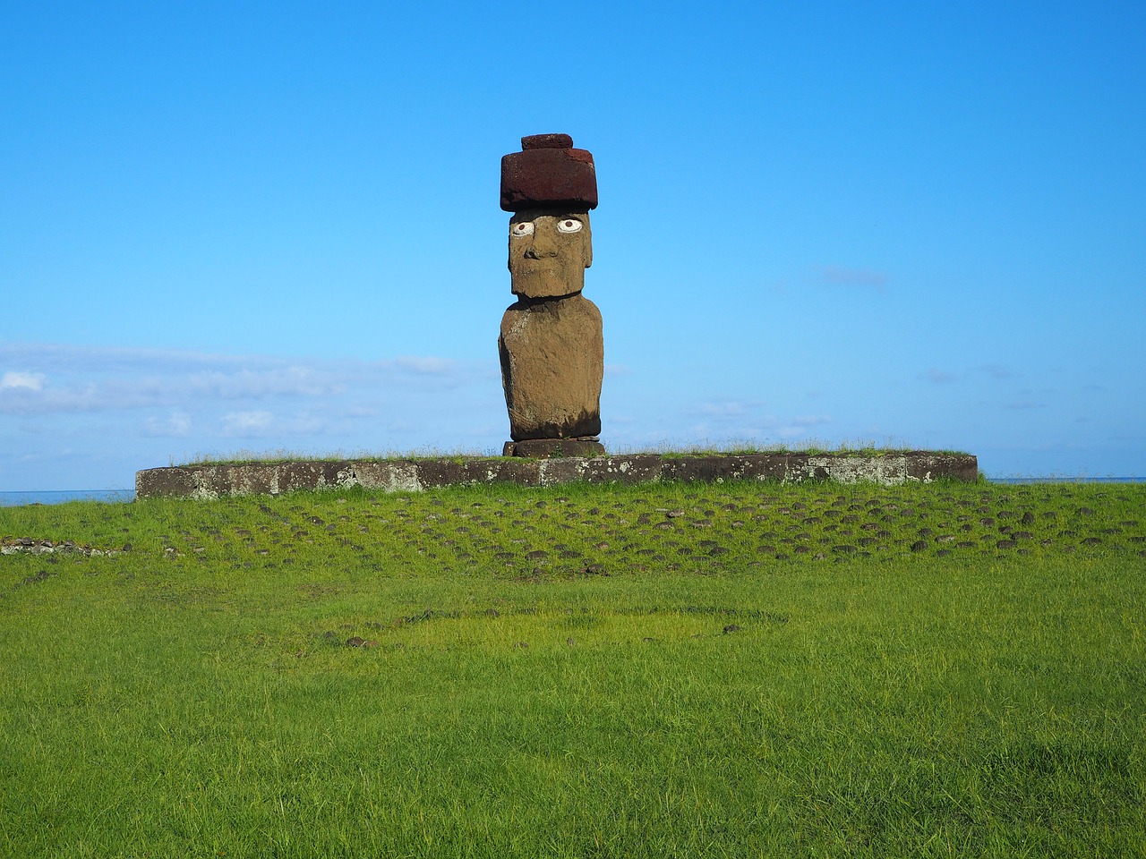 moai  easter island  chile free photo