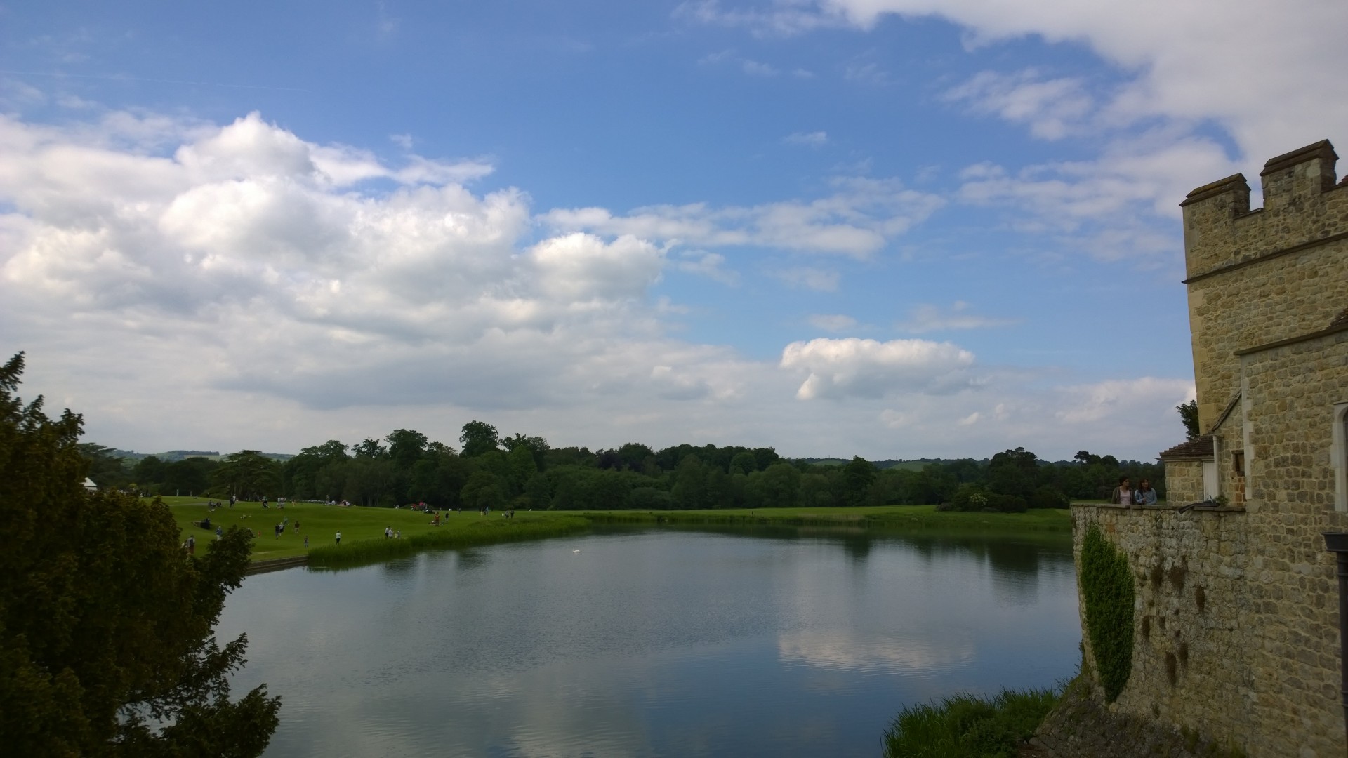 moat leeds castle moat at leeds castle free photo