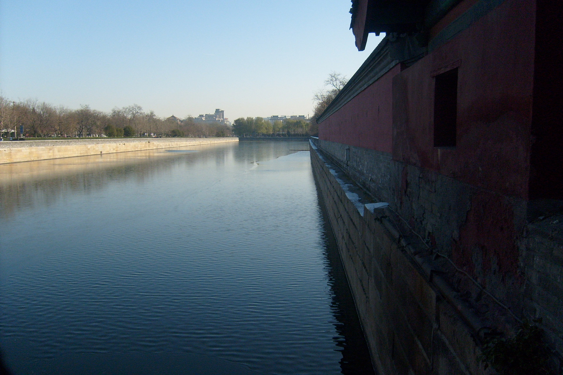 moat water forbidden free photo