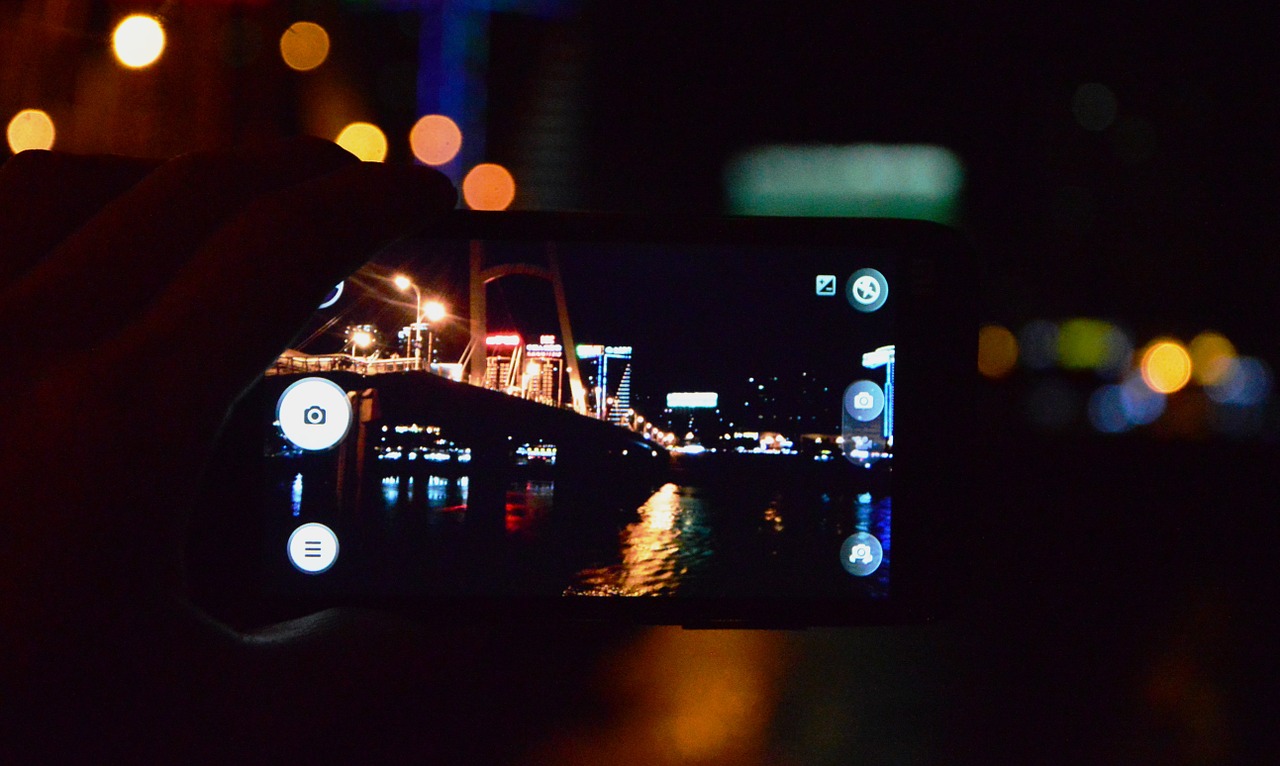 mobile the viewfinder night view free photo